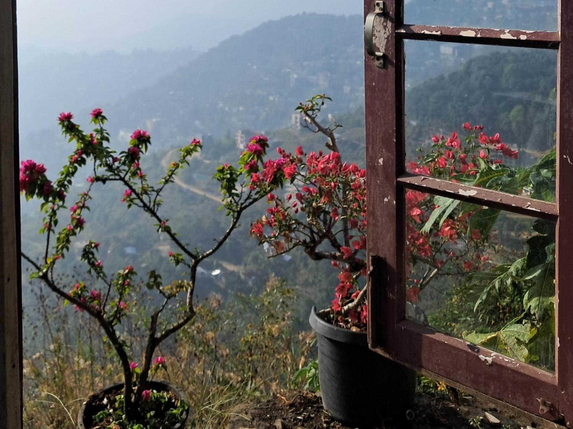 Dormitories/Hosteller, Giftland Homestay Aizawl Exterior photo